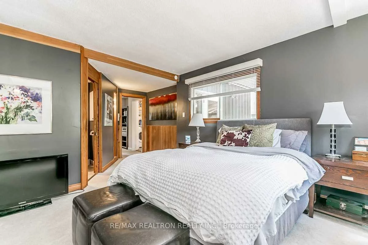 24, Kennedy, Aurora Village, Aurora