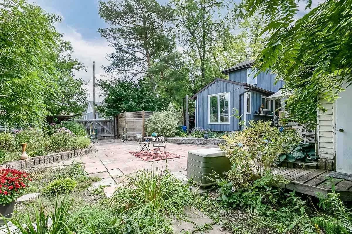 24, Kennedy, Aurora Village, Aurora