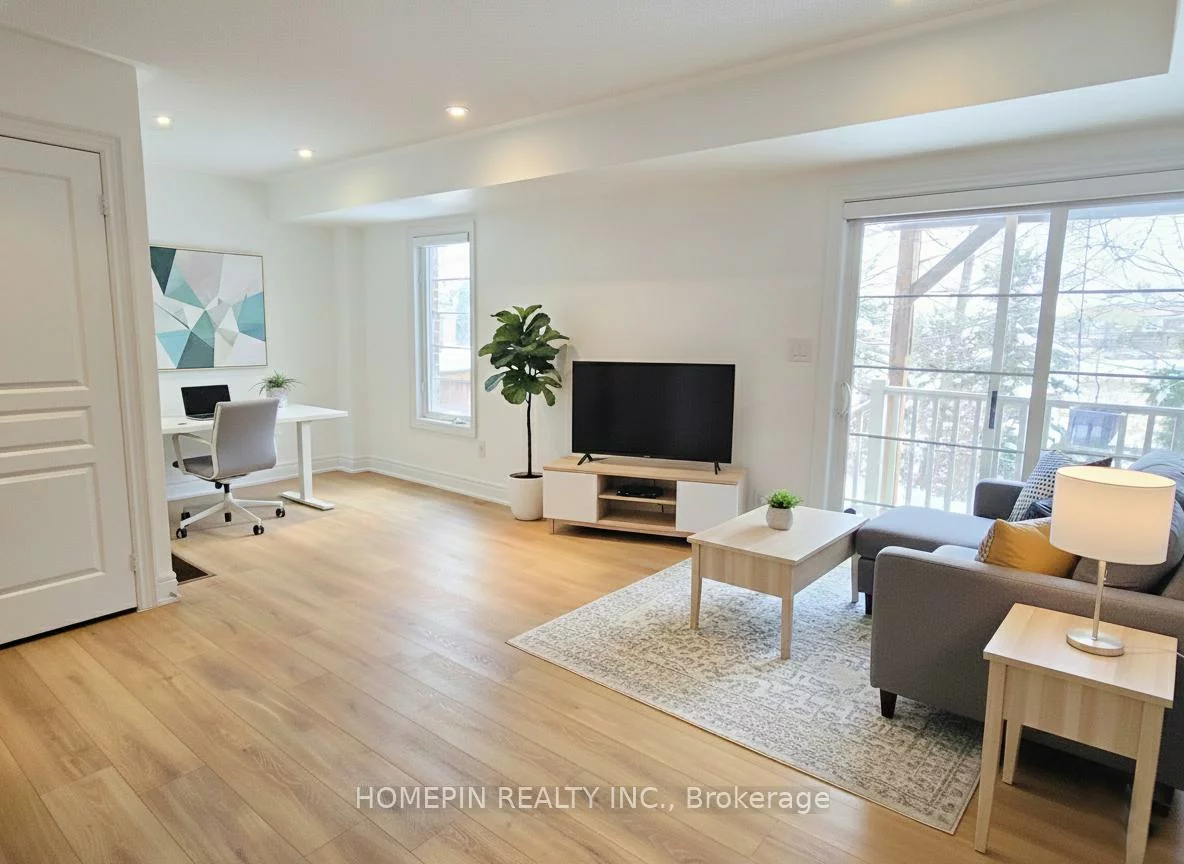 40, Chapman, Aurora Grove, Aurora