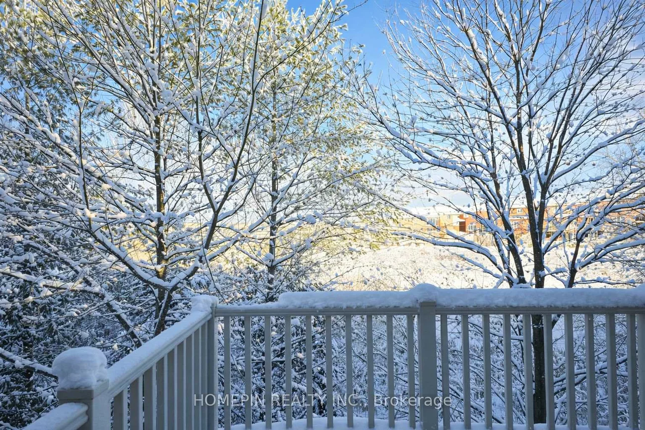 40, Chapman, Aurora Grove, Aurora