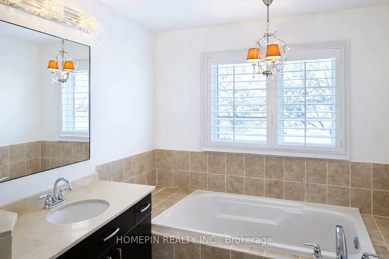 40, Chapman, Aurora Grove, Aurora