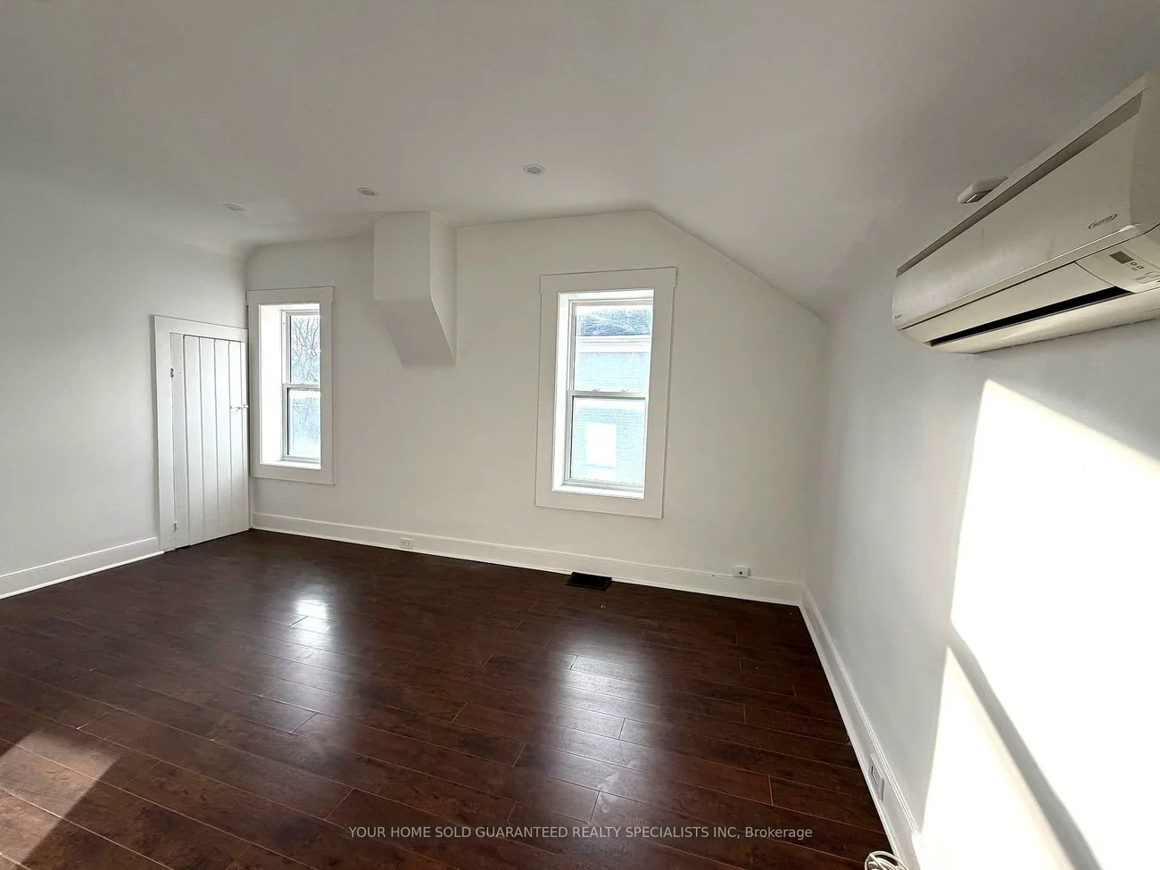 98, Wellington, Aurora Village, Aurora