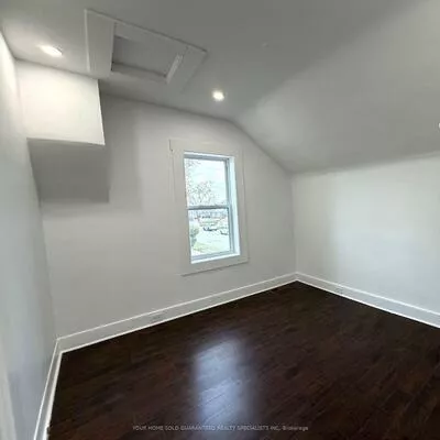 98, Wellington, Aurora Village, Aurora