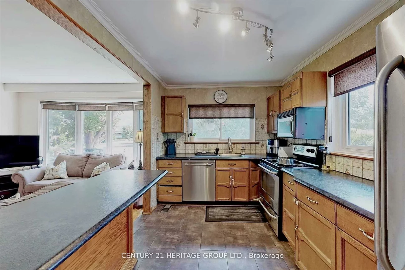 34, Kitimat, Aurora Heights, Aurora