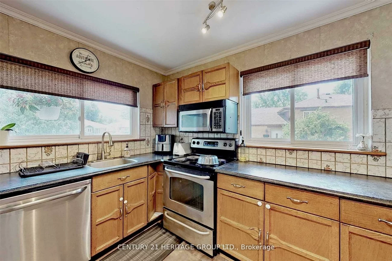 34, Kitimat, Aurora Heights, Aurora