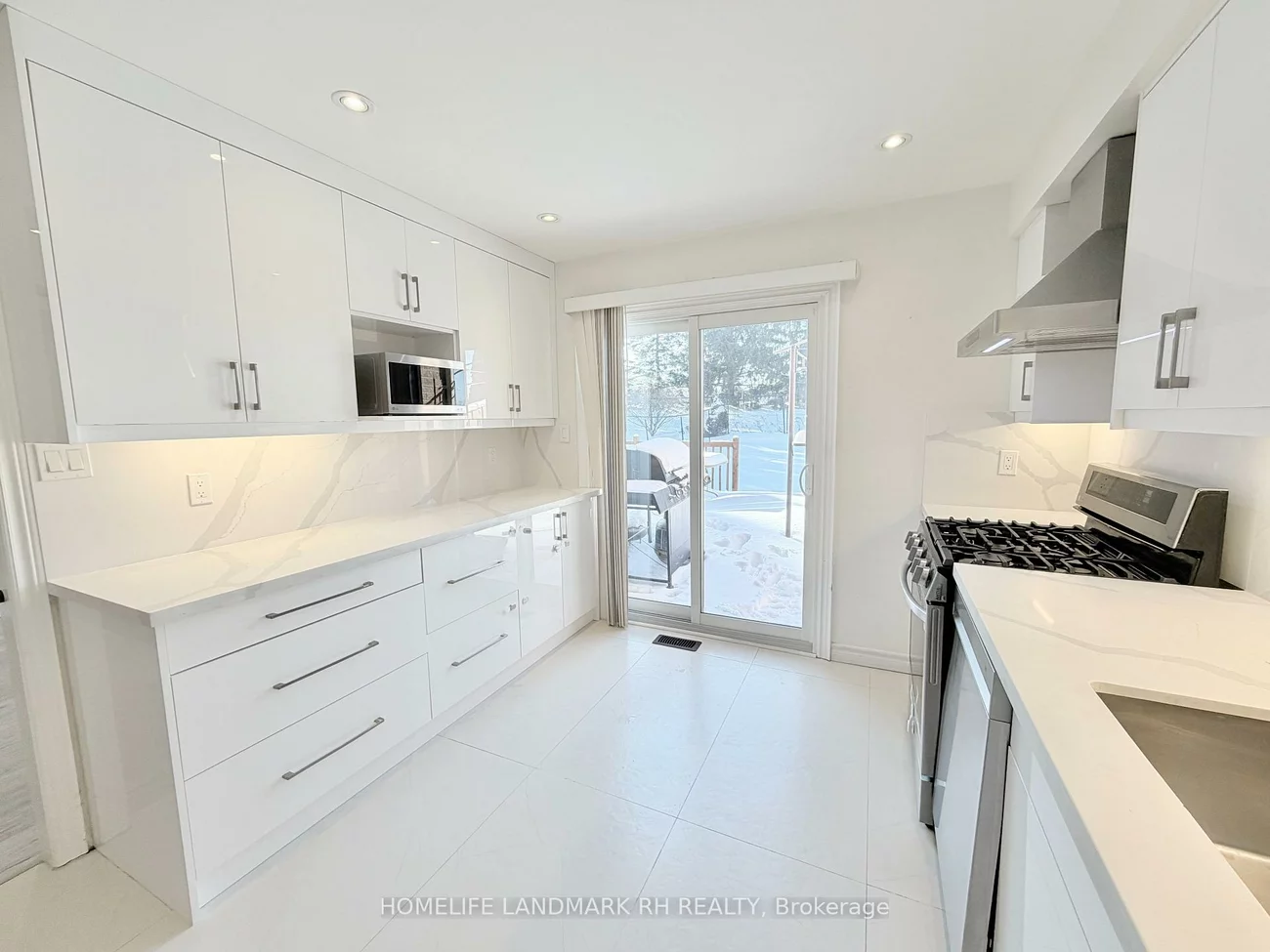 50, Primeau, Aurora Grove, Aurora