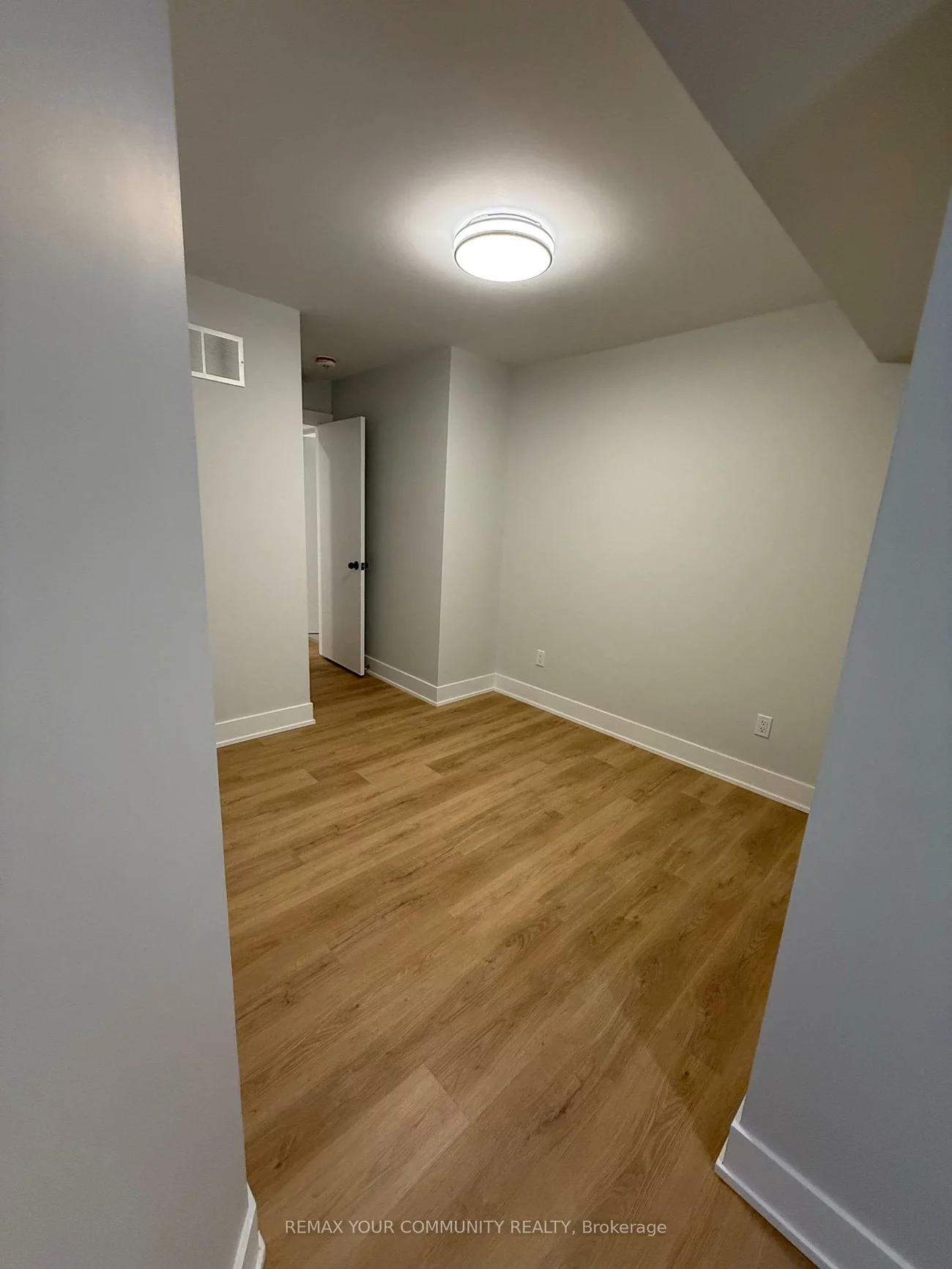 88, Spruce, Aurora Village, Aurora