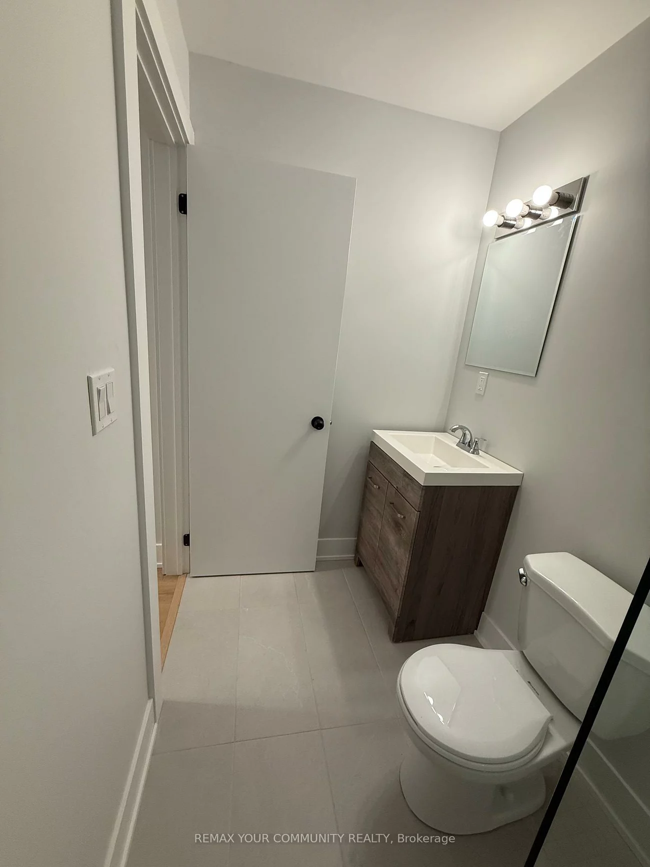 88, Spruce, Aurora Village, Aurora