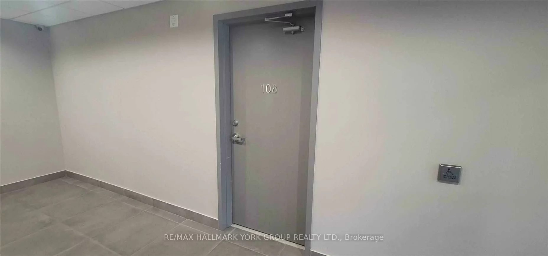 32, Wellington, Aurora Village, Aurora