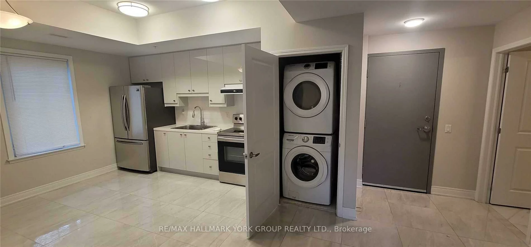 32, Wellington, Aurora Village, Aurora