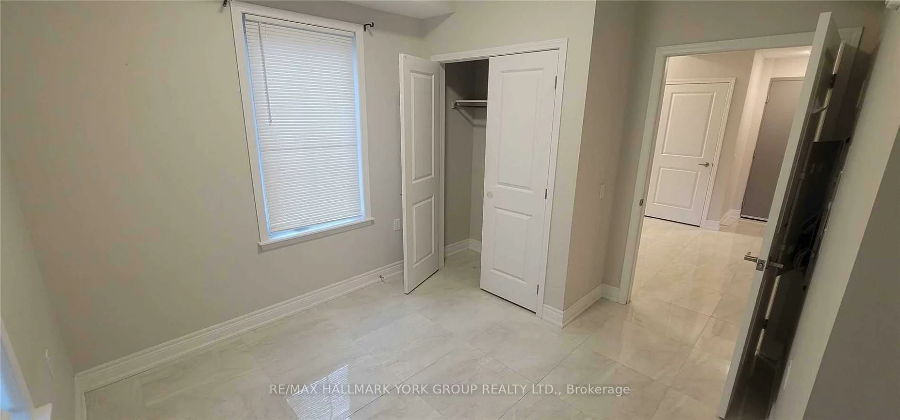 32, Wellington, Aurora Village, Aurora