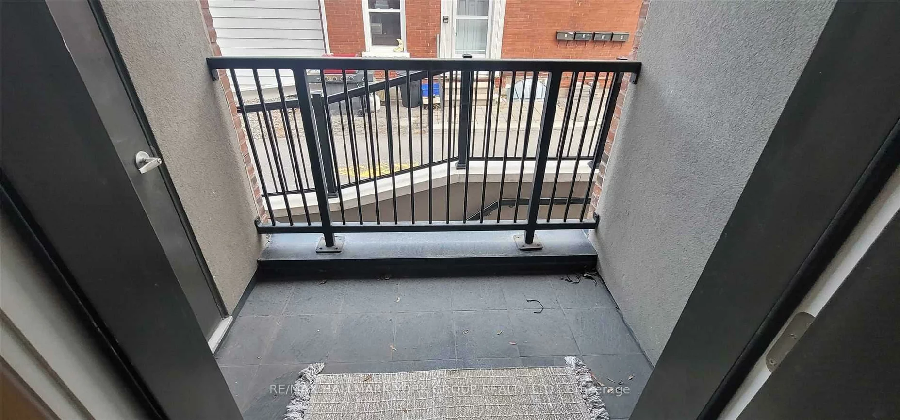 32, Wellington, Aurora Village, Aurora