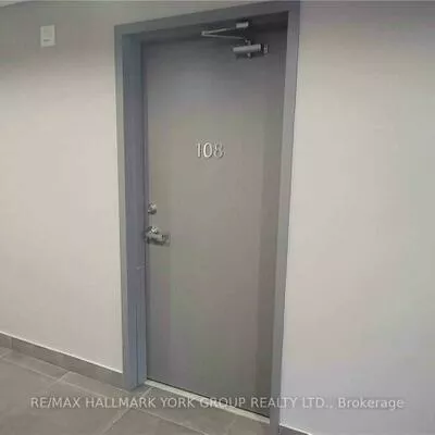 32, Wellington, Aurora Village, Aurora