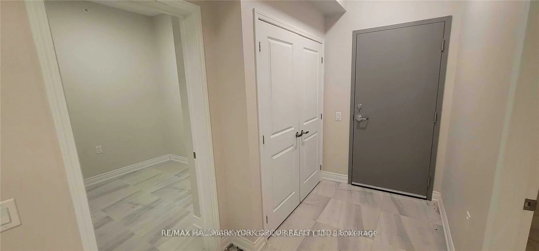 32, Wellington, Aurora Village, Aurora