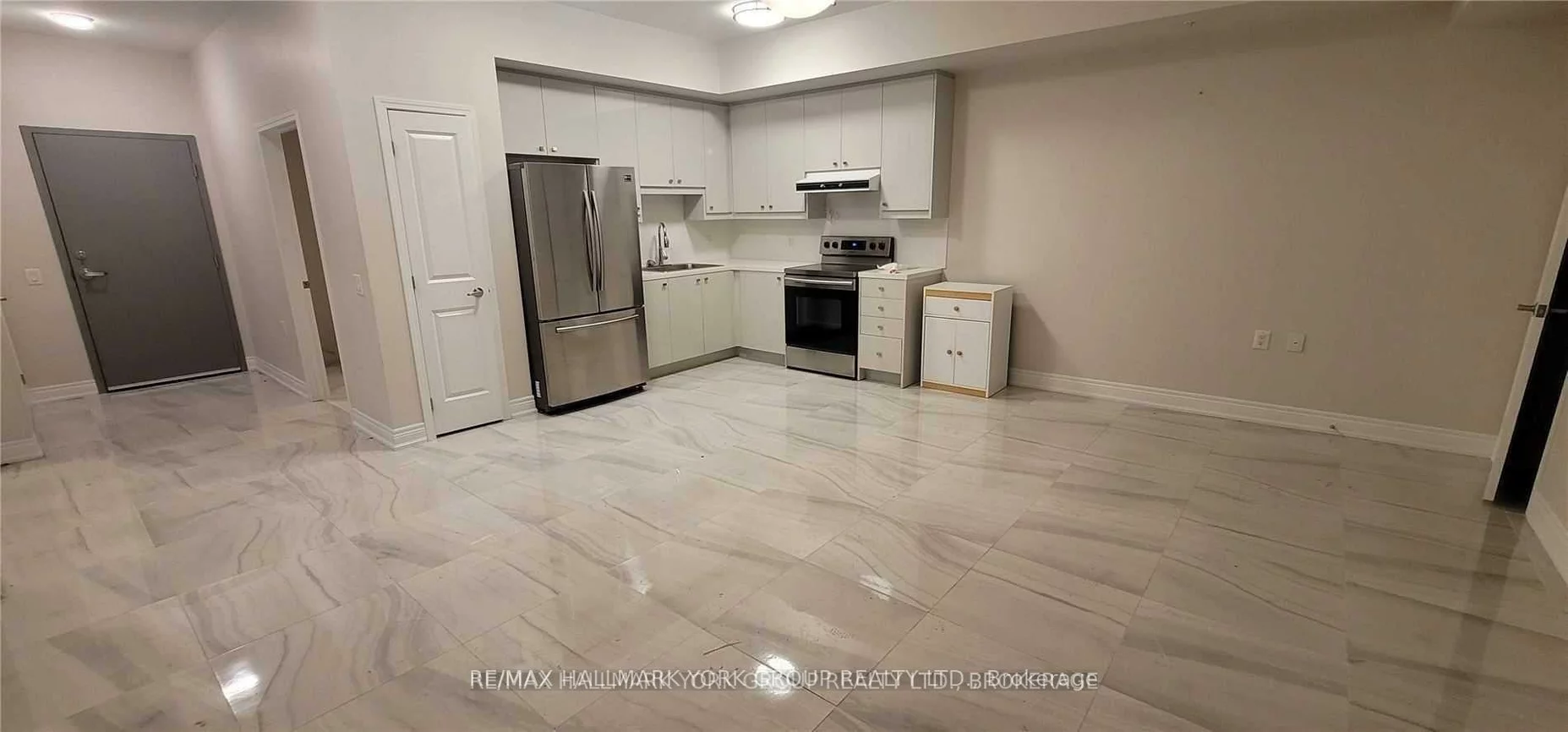 32, Wellington, Aurora Village, Aurora