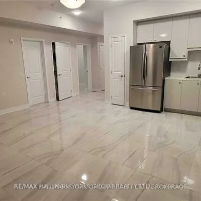 32, Wellington, Aurora Village, Aurora