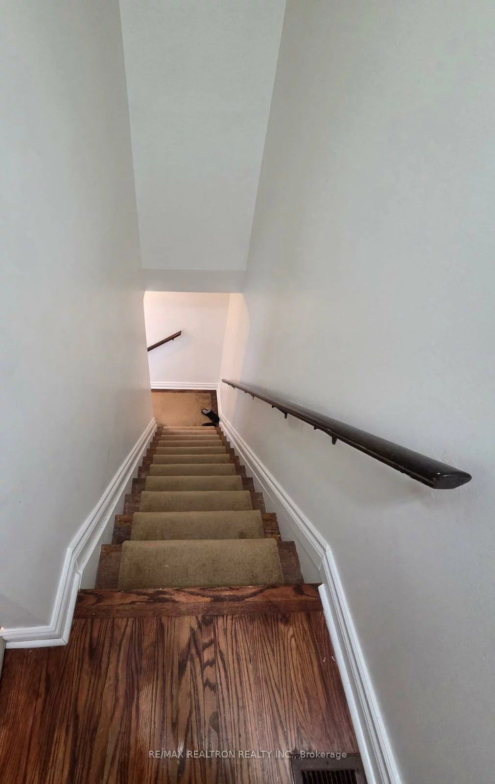 23, Glass, Aurora Highlands, Aurora