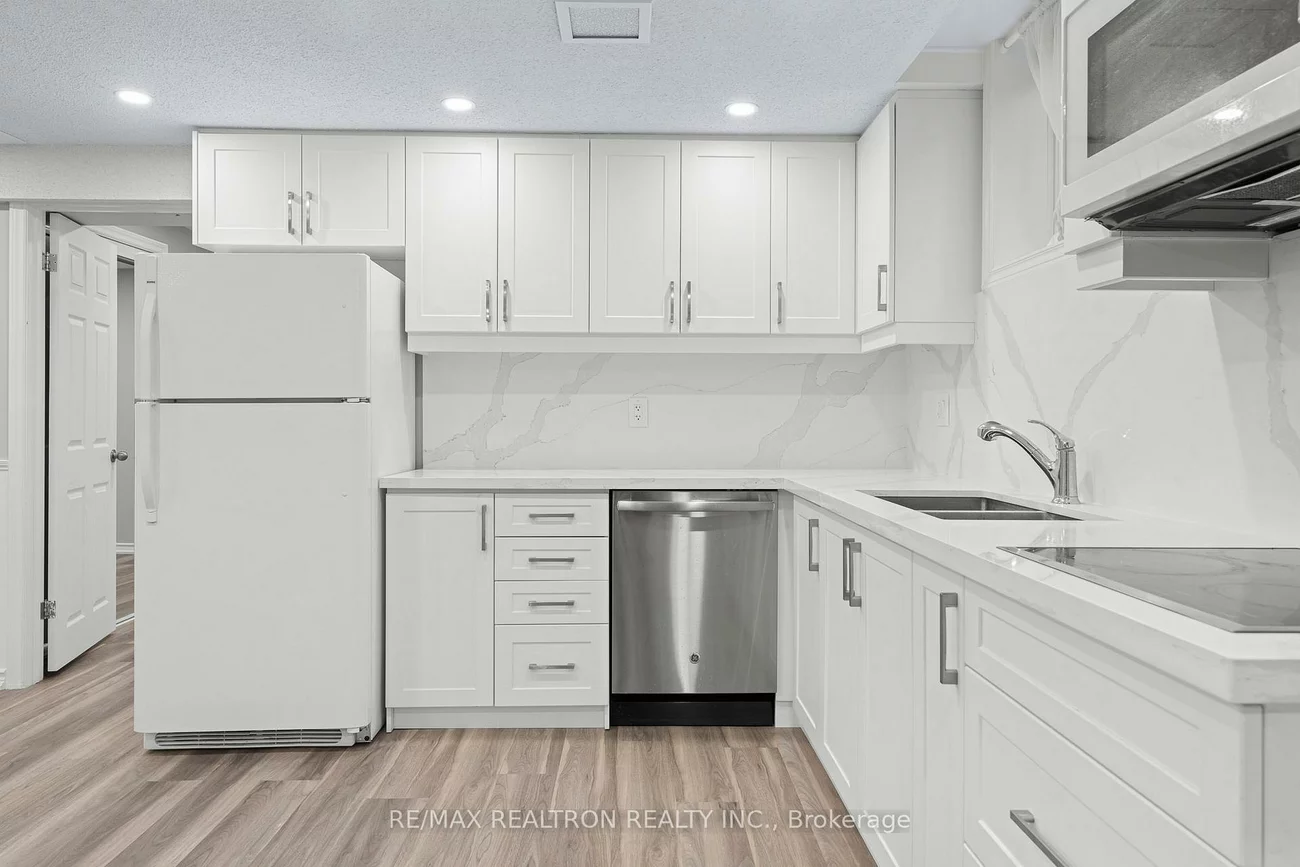 162, Walton, Aurora Village, Aurora