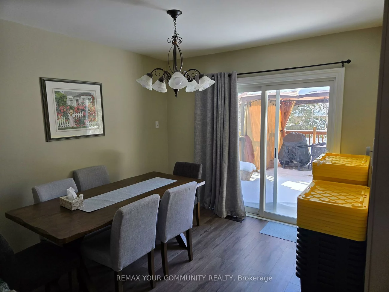 18, Collins, Aurora Heights, Aurora