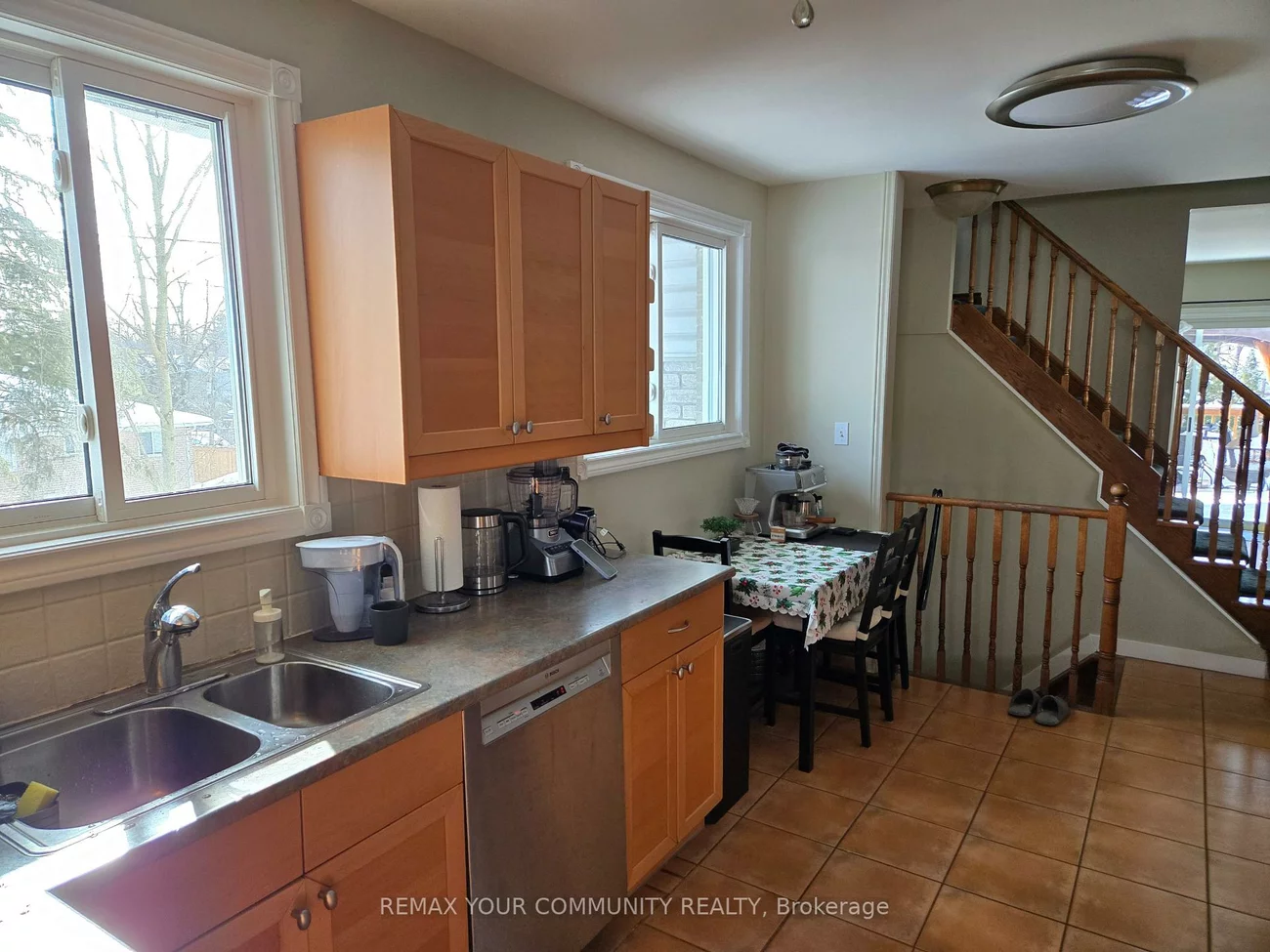 18, Collins, Aurora Heights, Aurora