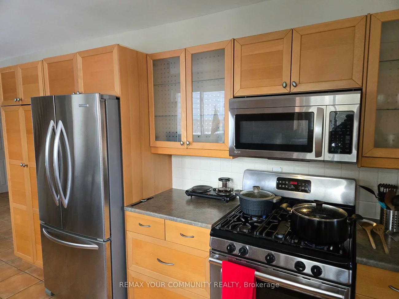 18, Collins, Aurora Heights, Aurora