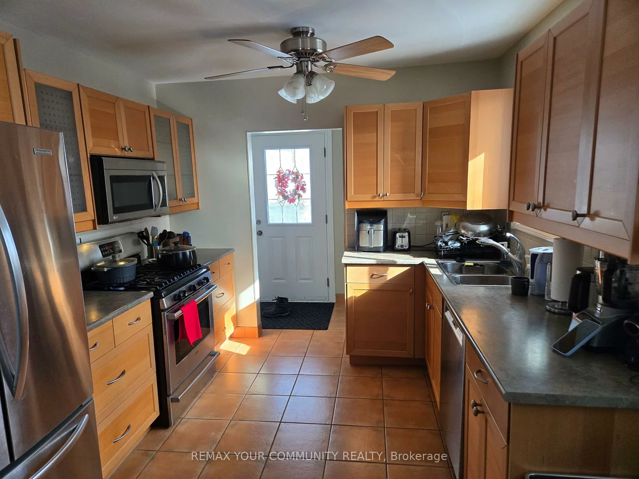 18, Collins, Aurora Heights, Aurora