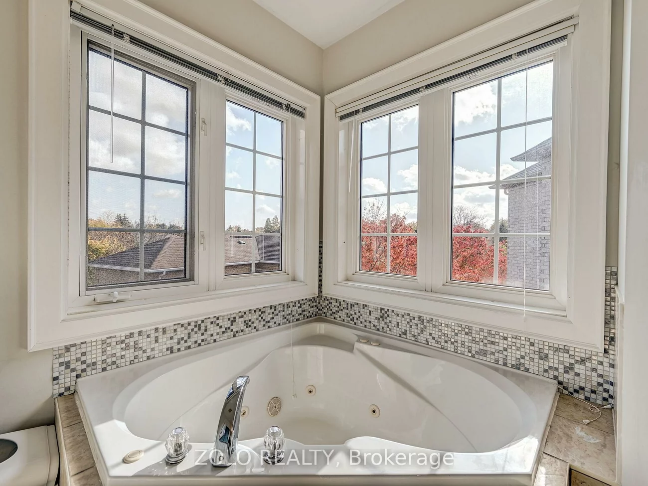 8, Burgon, Aurora Village, Aurora