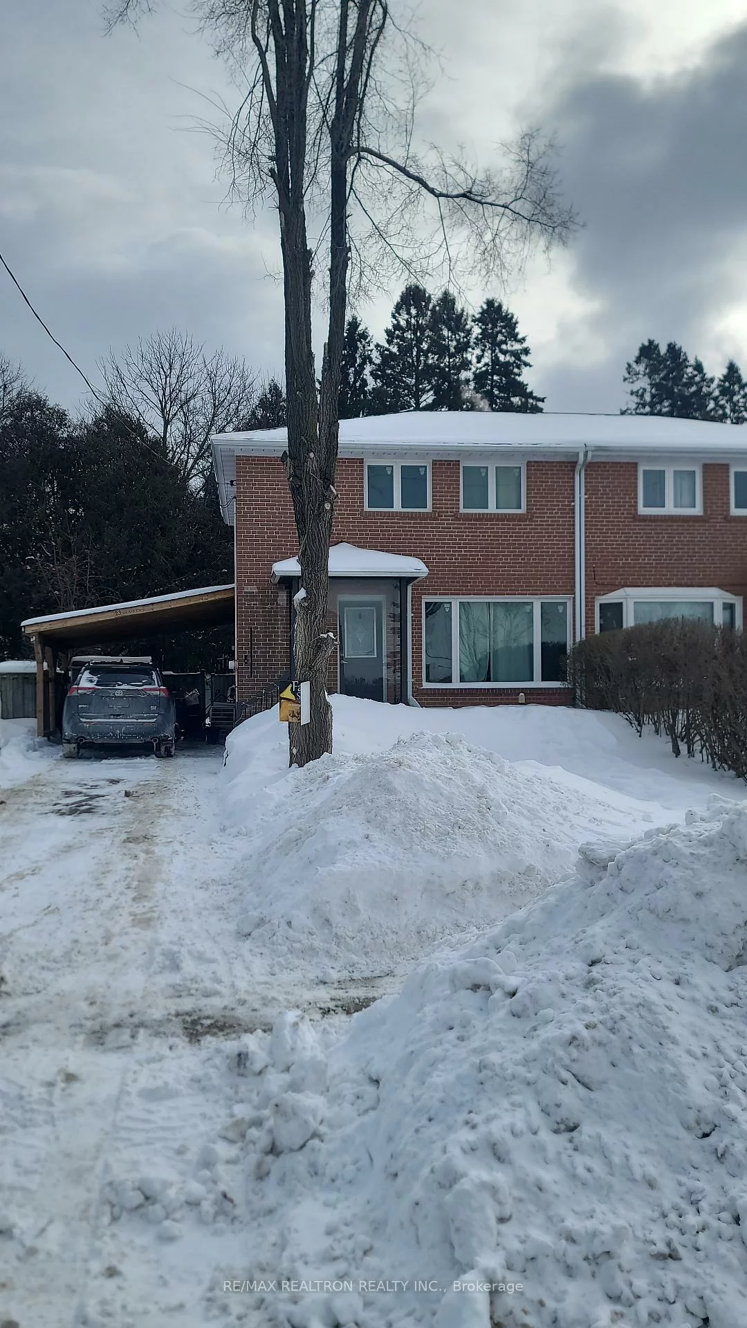 23, Glass dr (Upper Unit), Aurora Highlands, Aurora