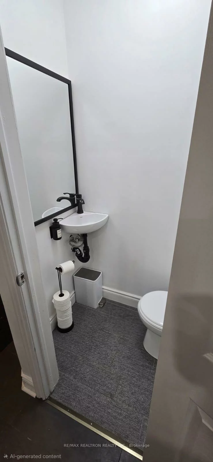 23, Glass dr (Upper Unit), Aurora Highlands, Aurora