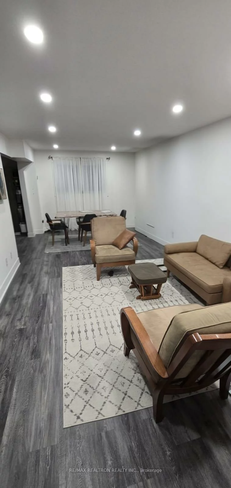 23, Glass dr (Upper Unit), Aurora Highlands, Aurora