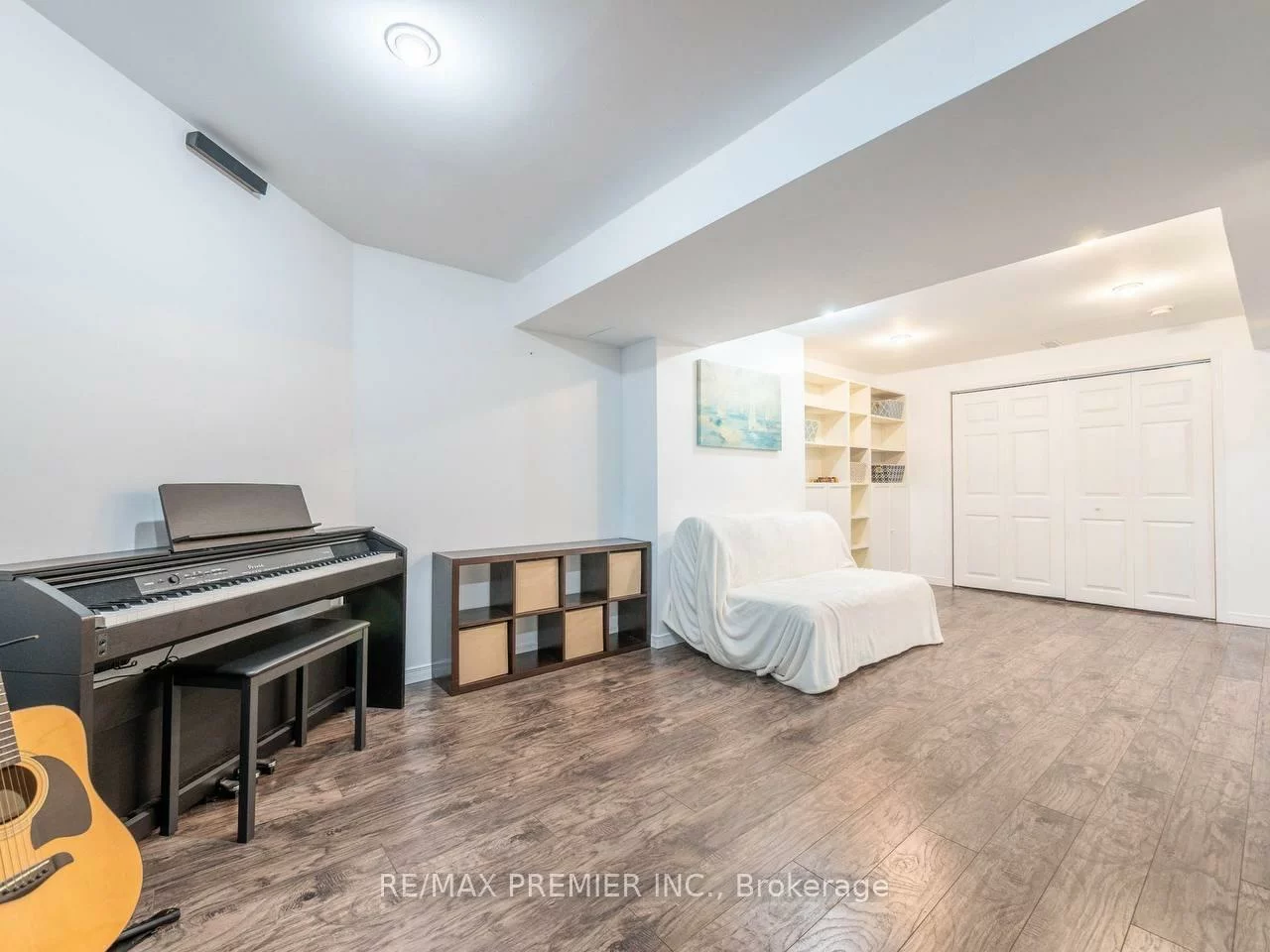 39, Ross Linton, Aurora Highlands, Aurora