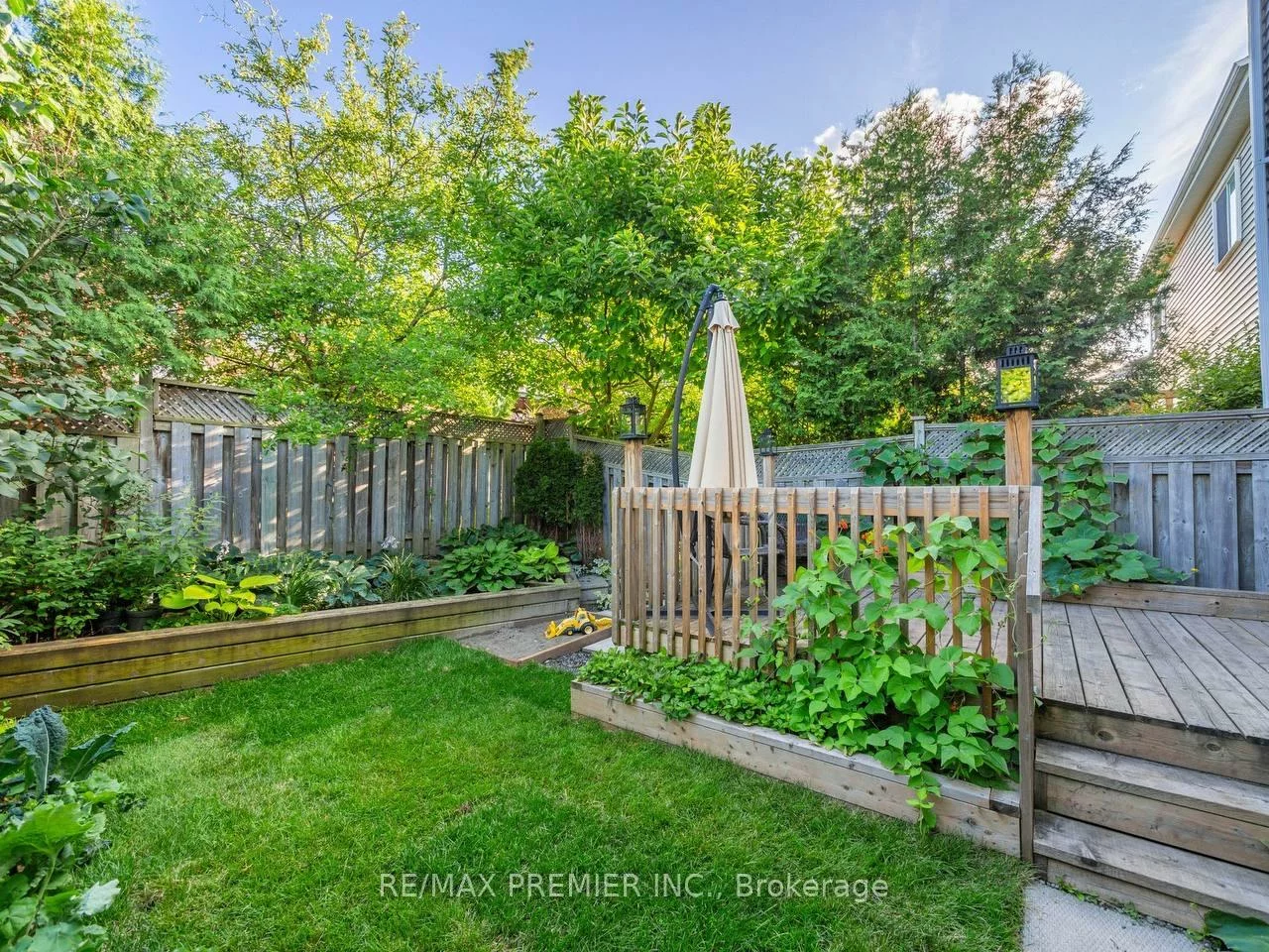 39, Ross Linton, Aurora Highlands, Aurora