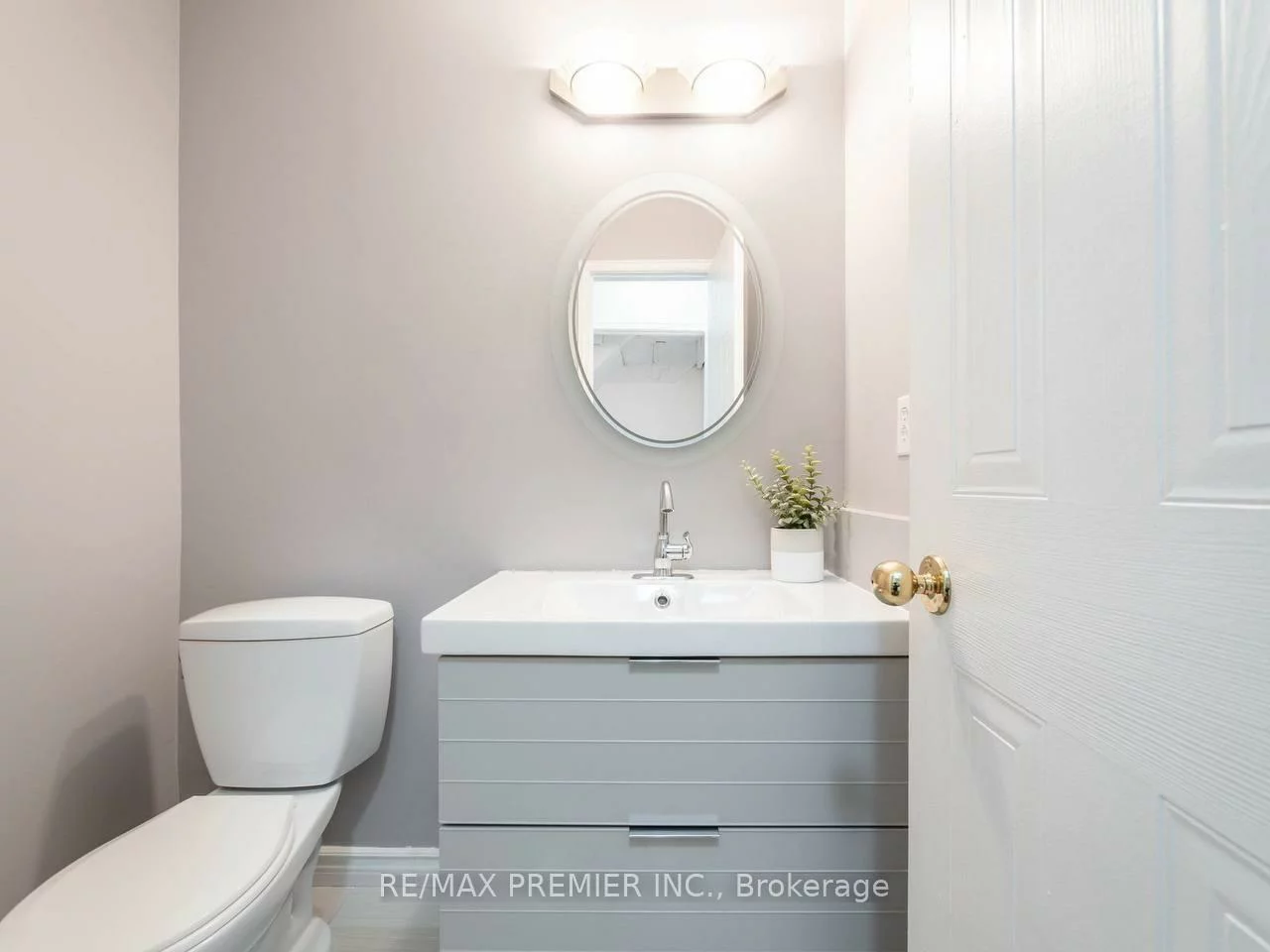 39, Ross Linton, Aurora Highlands, Aurora