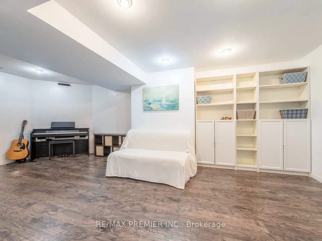 39, Ross Linton, Aurora Highlands, Aurora