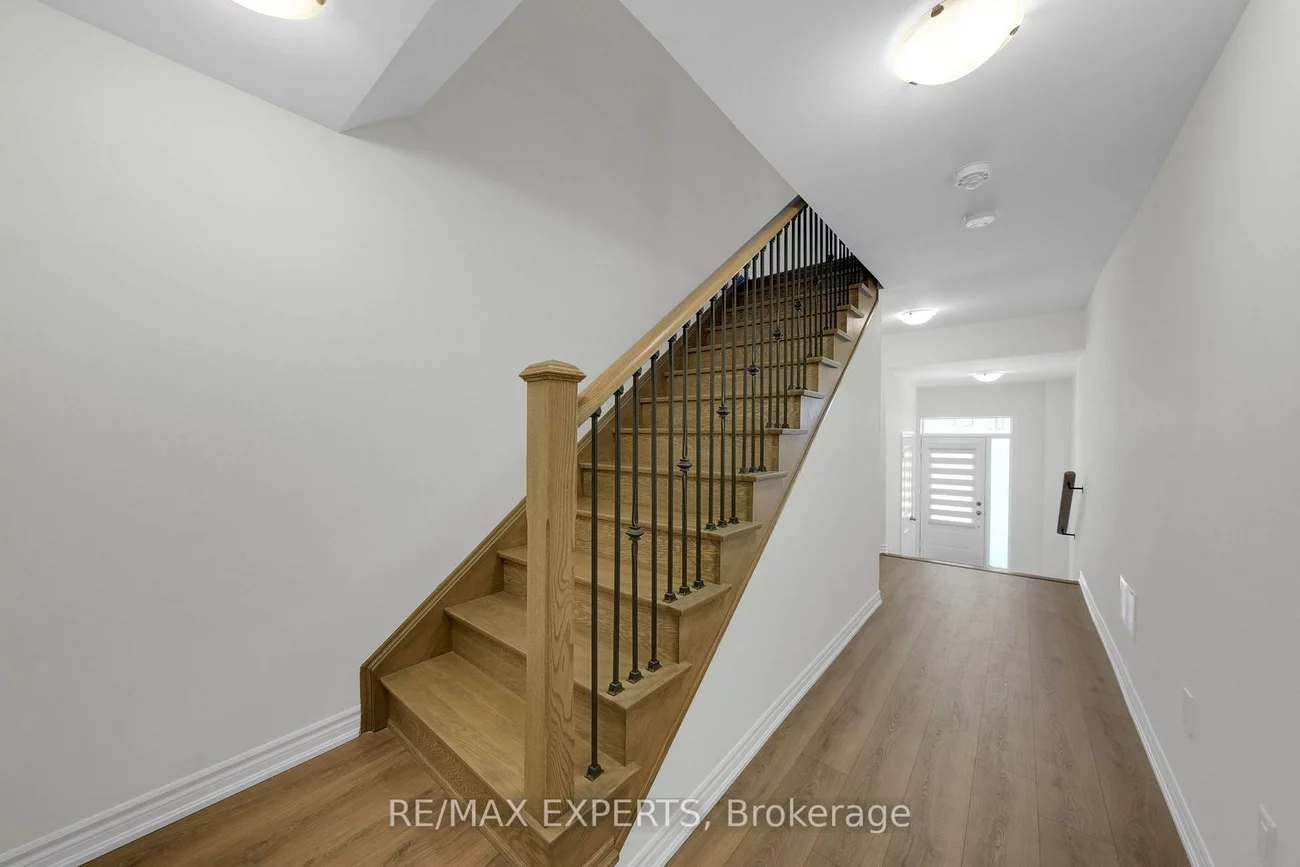 16, Griffith, Bayview Northeast, Aurora