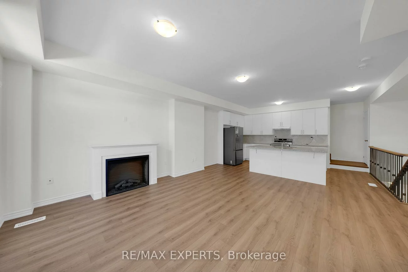 16, Griffith, Bayview Northeast, Aurora