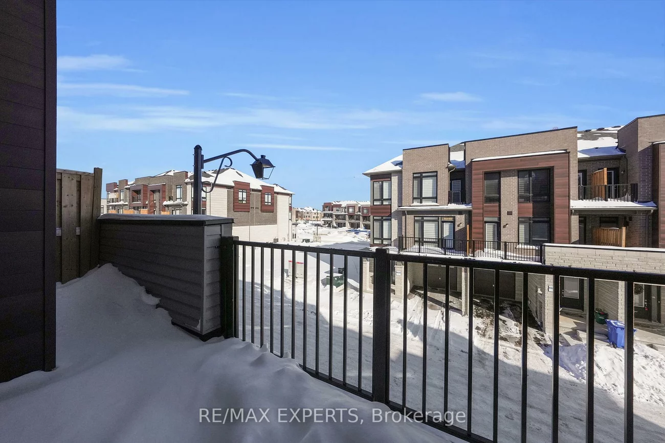 16, Griffith, Bayview Northeast, Aurora