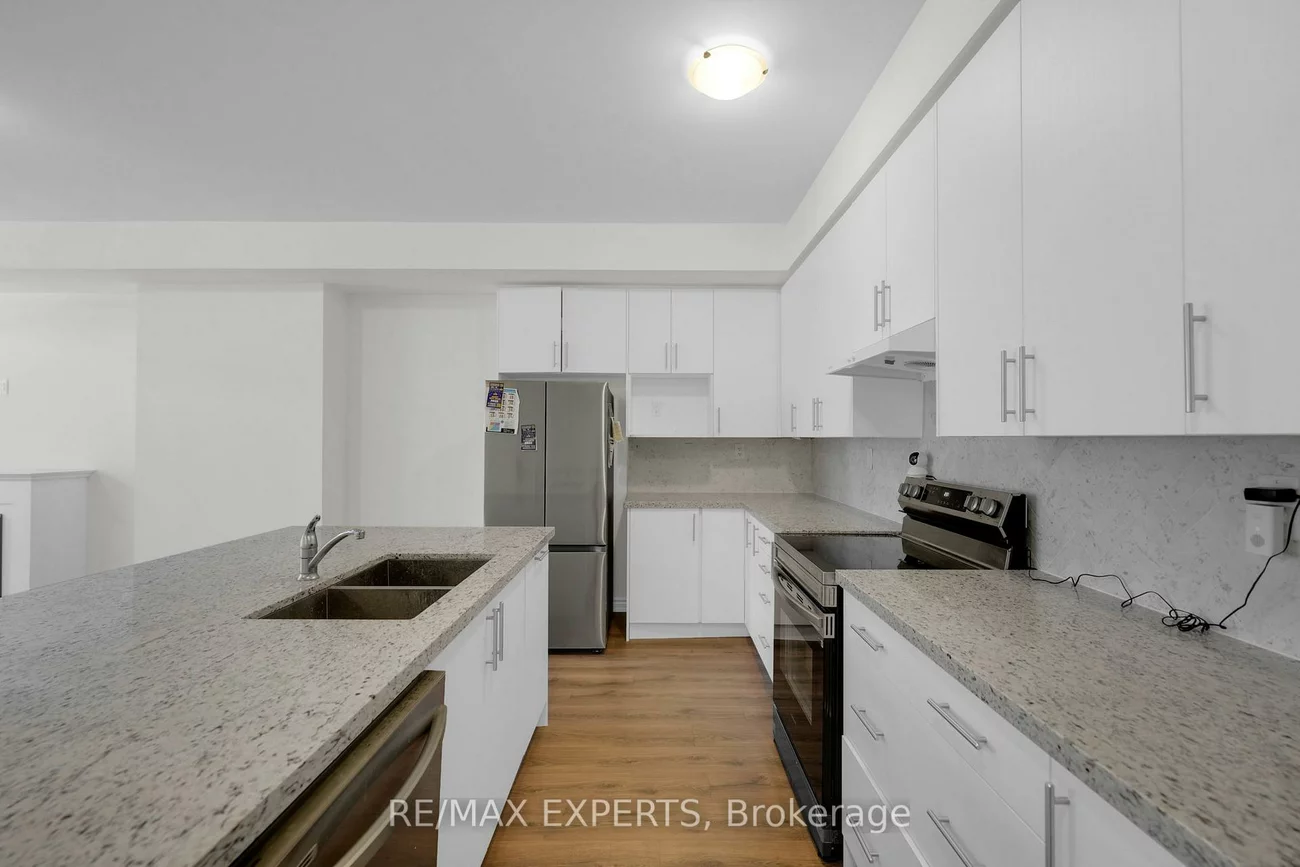 16, Griffith, Bayview Northeast, Aurora