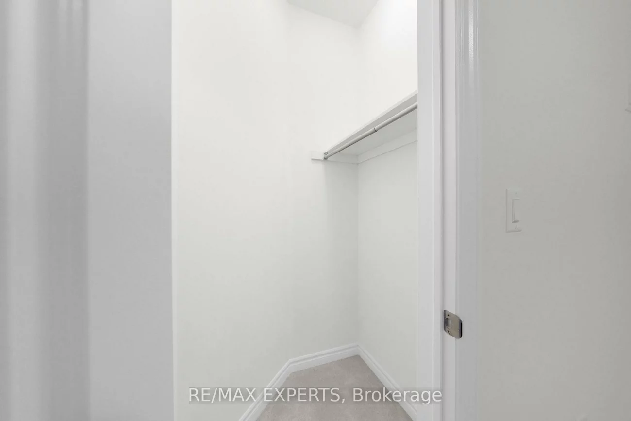 16, Griffith, Bayview Northeast, Aurora