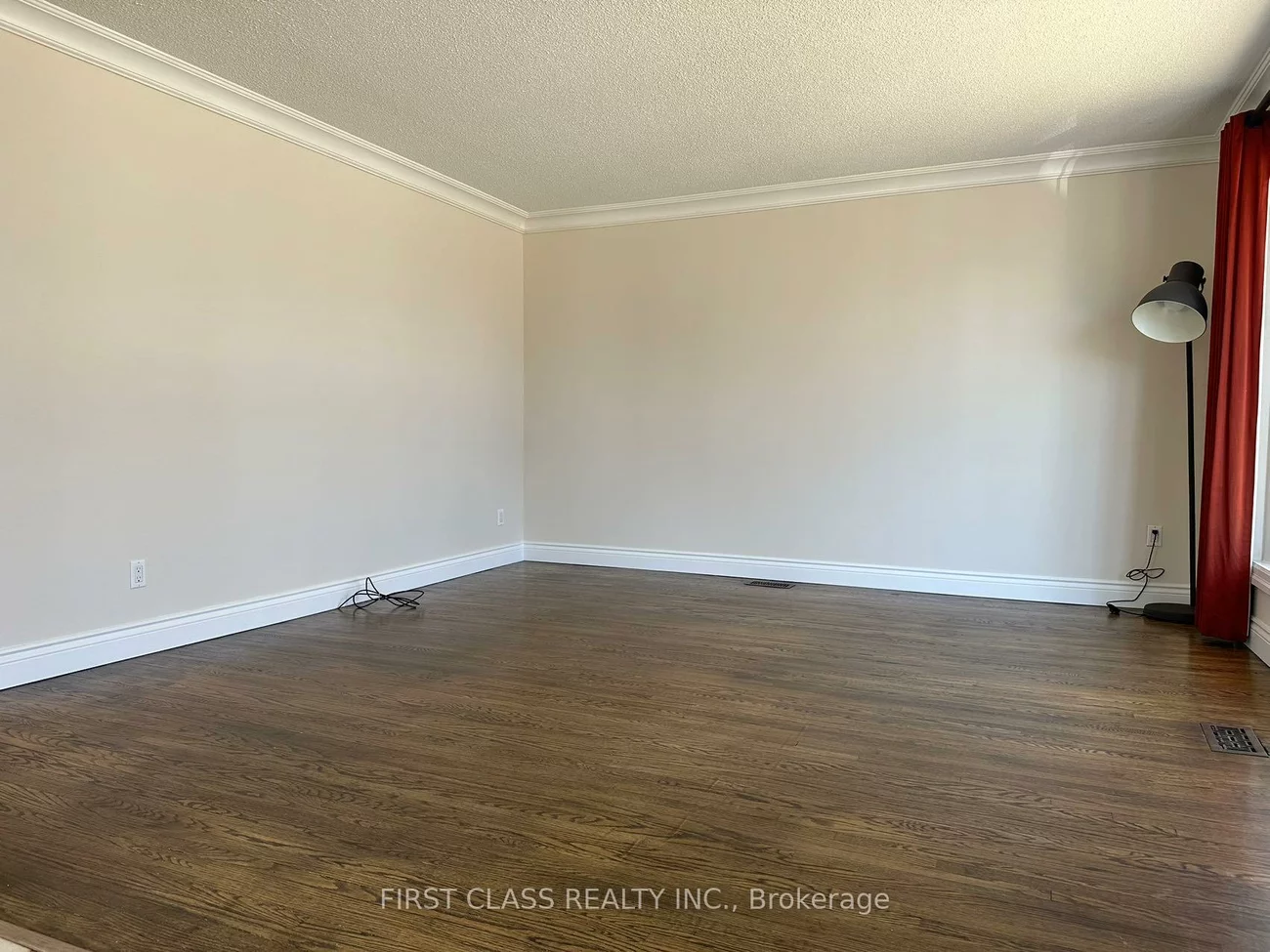 28, Collins, Aurora Heights, Aurora