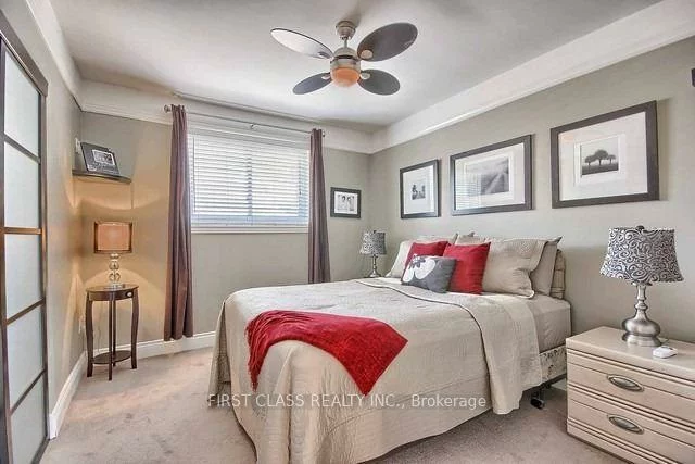 28, Collins, Aurora Heights, Aurora