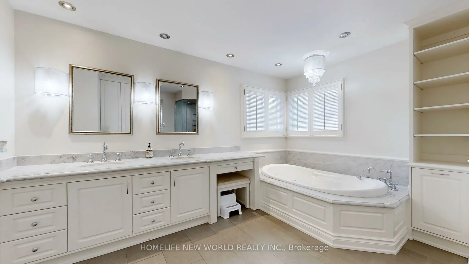 33, Beatty, Aurora Highlands, Aurora