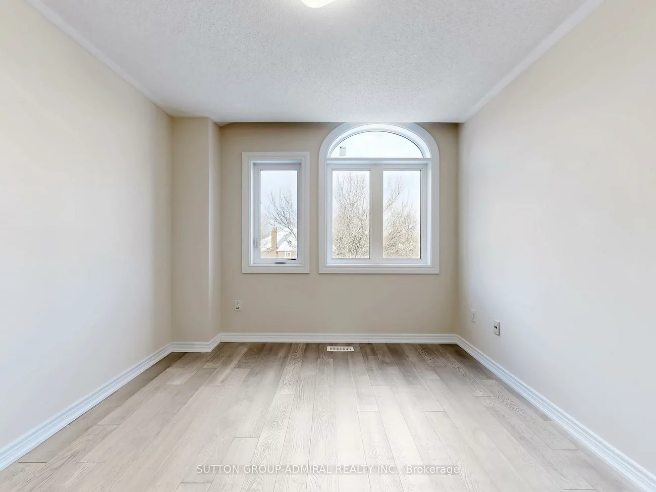 2, Gleave, Aurora Highlands, Aurora