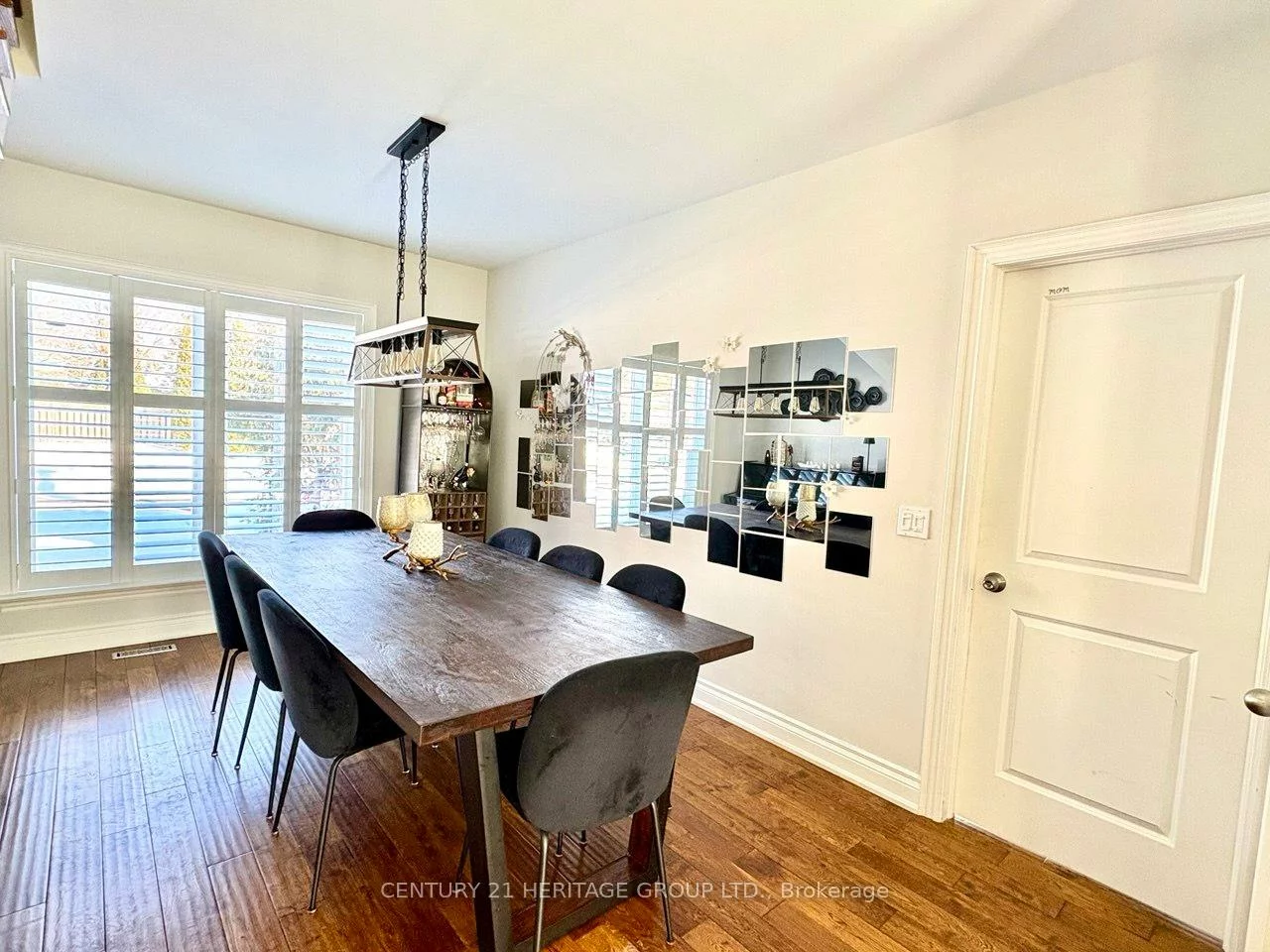 22, Cedar, Aurora Village, Aurora