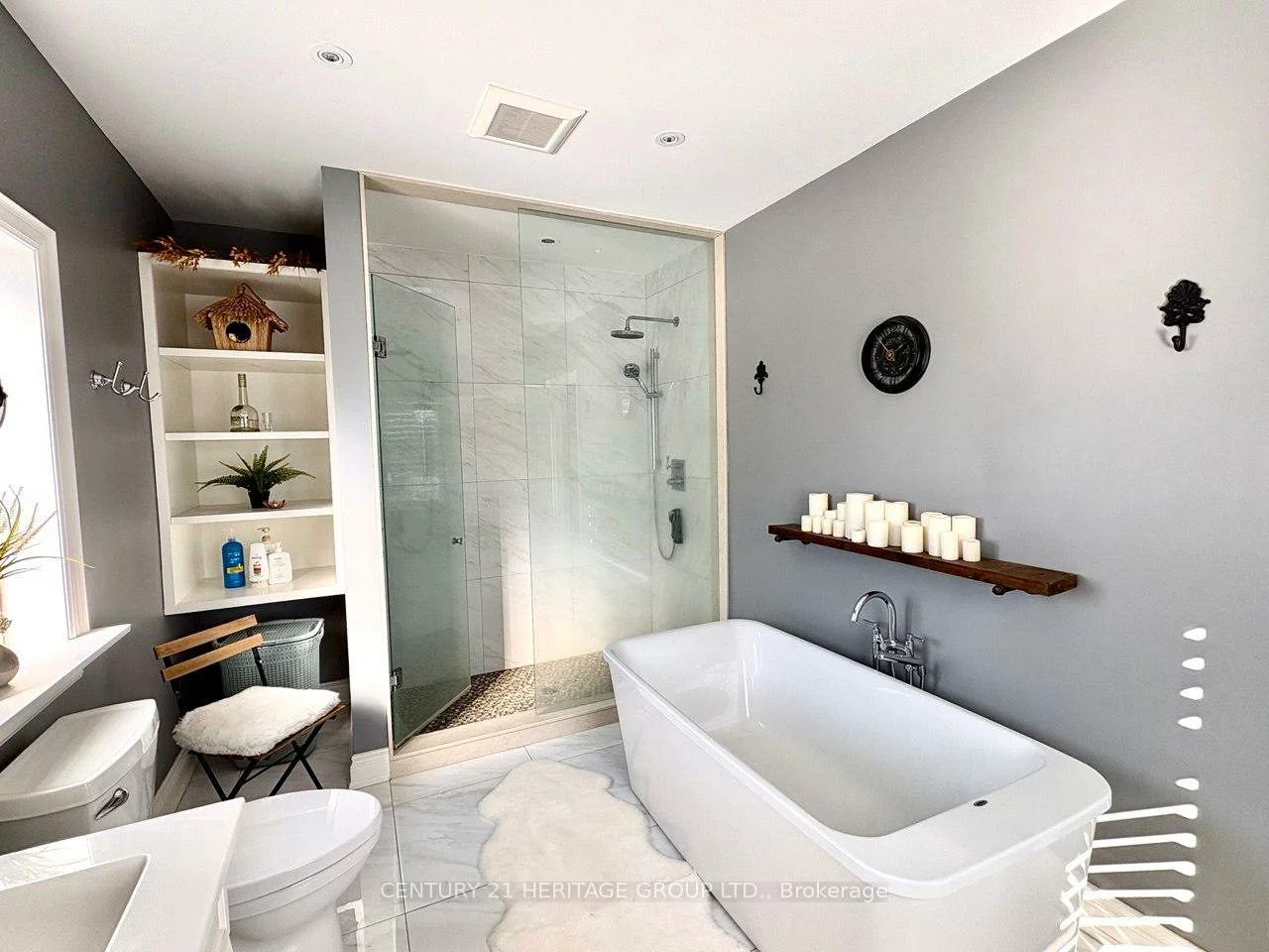 22, Cedar, Aurora Village, Aurora