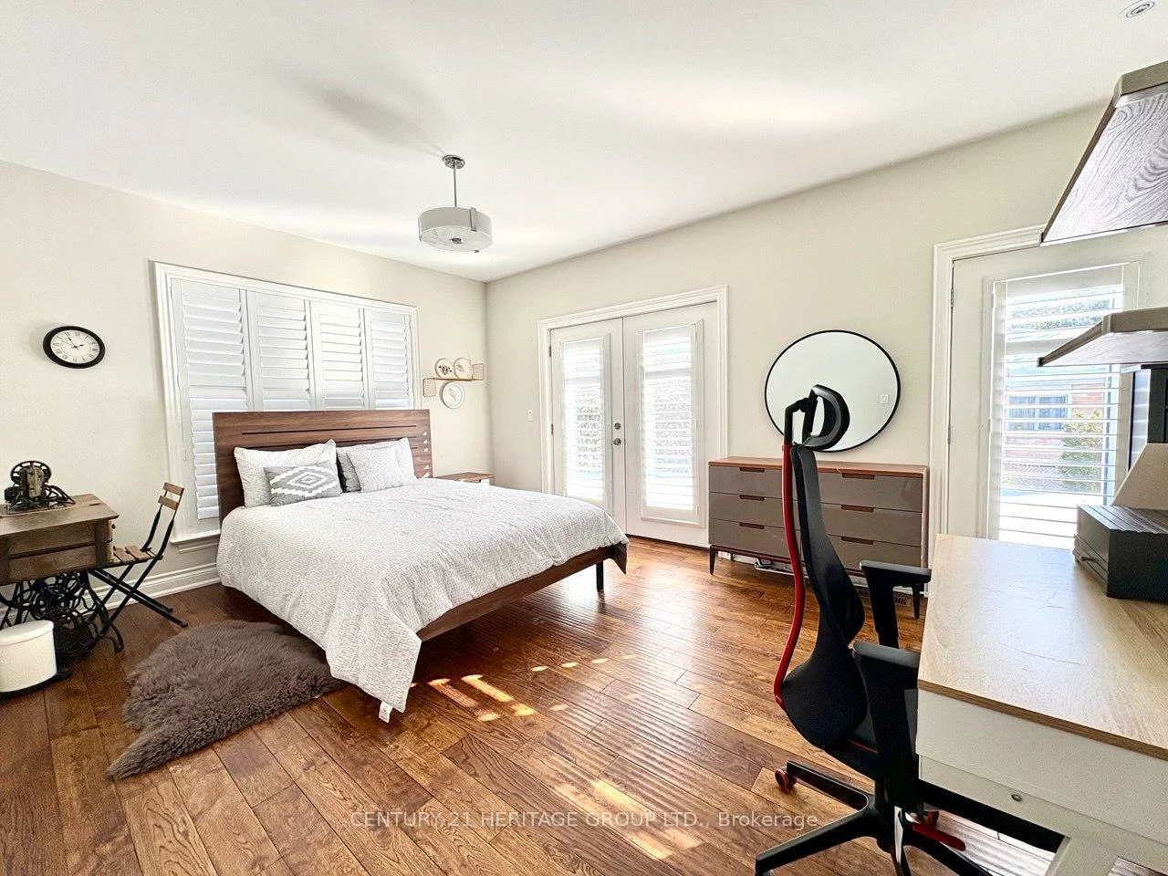 22, Cedar, Aurora Village, Aurora