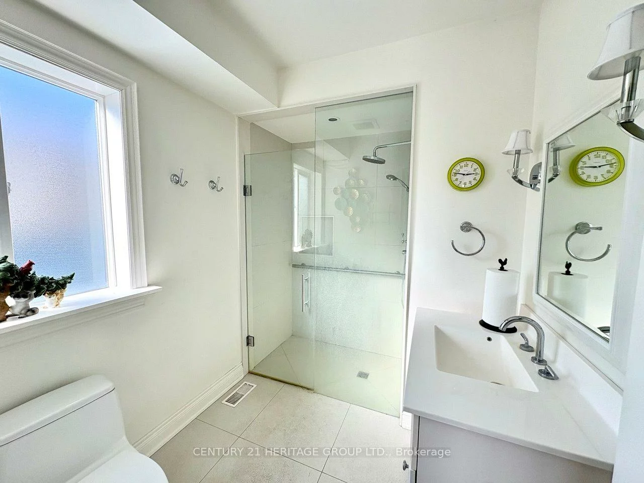 22, Cedar, Aurora Village, Aurora