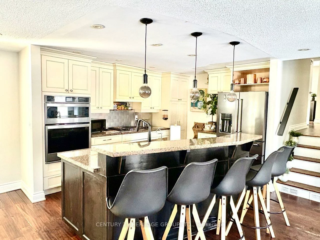 22, Cedar, Aurora Village, Aurora