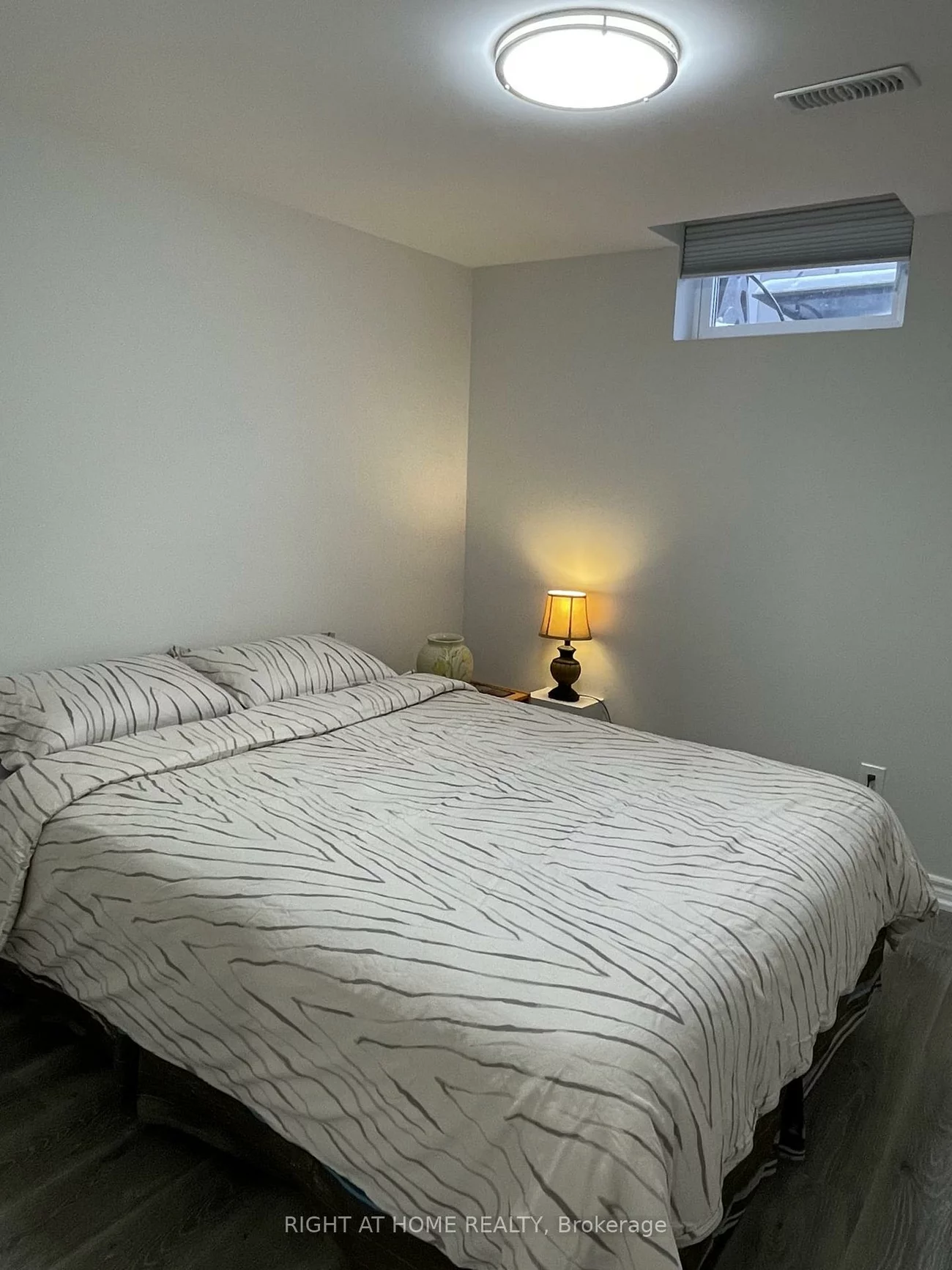 22, Chippingwood, Bayview Wellington, Aurora