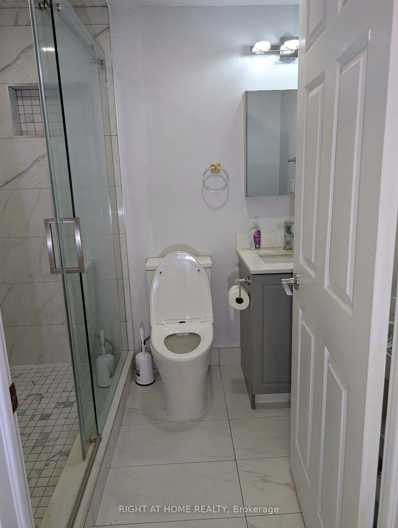 22, Chippingwood, Bayview Wellington, Aurora